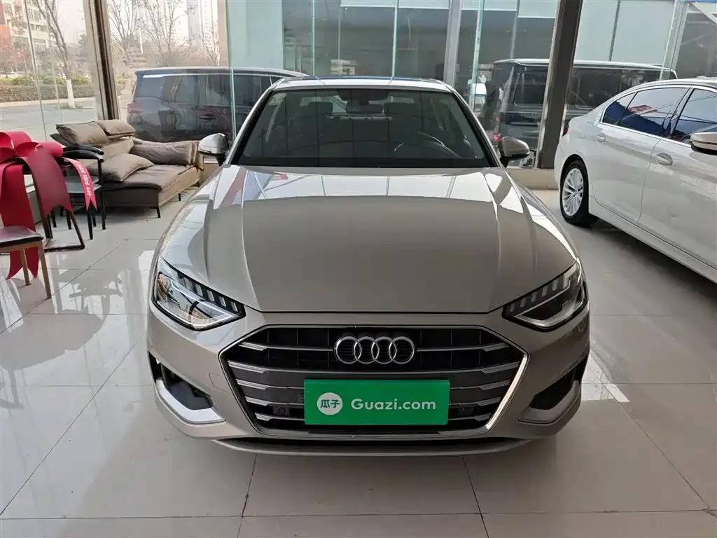 Audi A4L 2021 из CN, фото 3