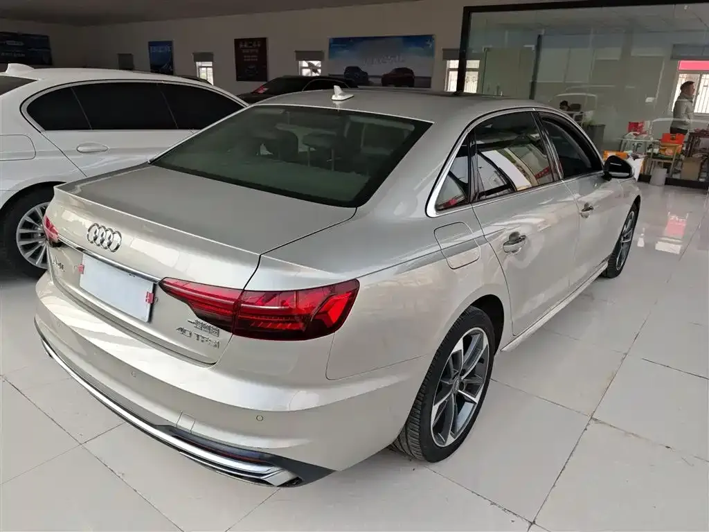 Audi A4L 2021 из CN, фото 7