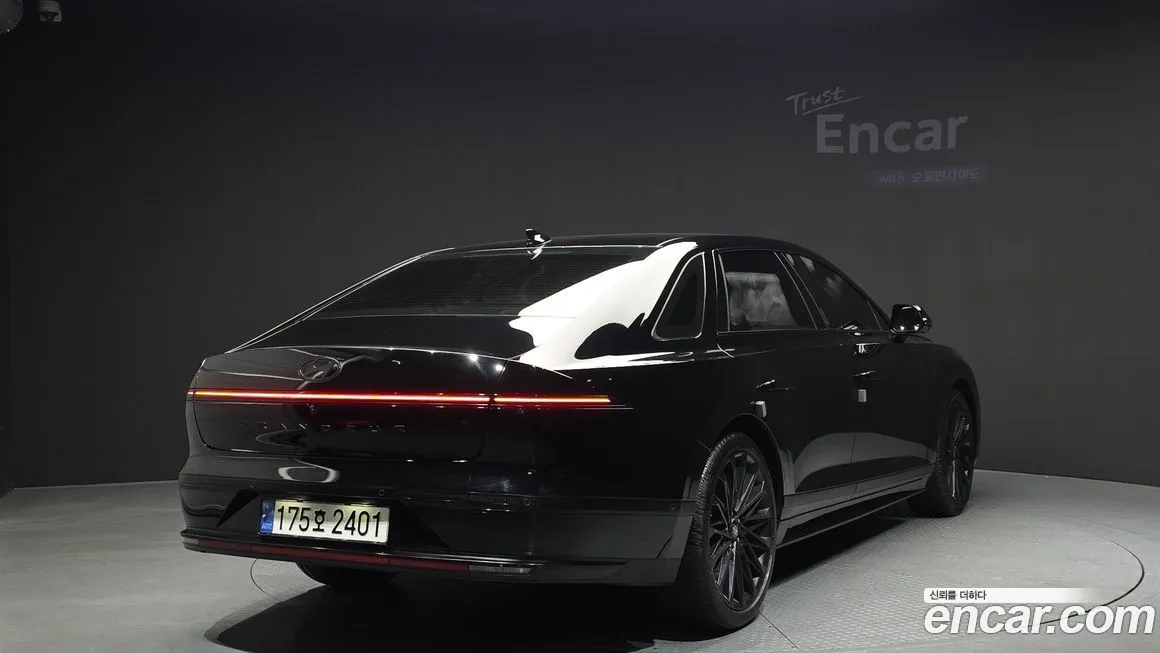 Hyundai Grandeur 2023 из KR, фото 2