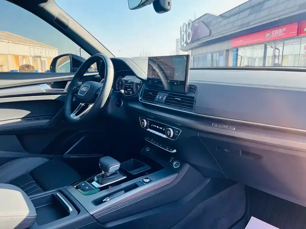 Audi Q5L 2022 из CN, фото 2