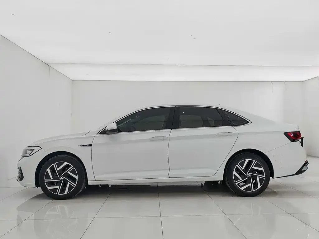 Volkswagen Sagitar 2023 из CN, фото 3