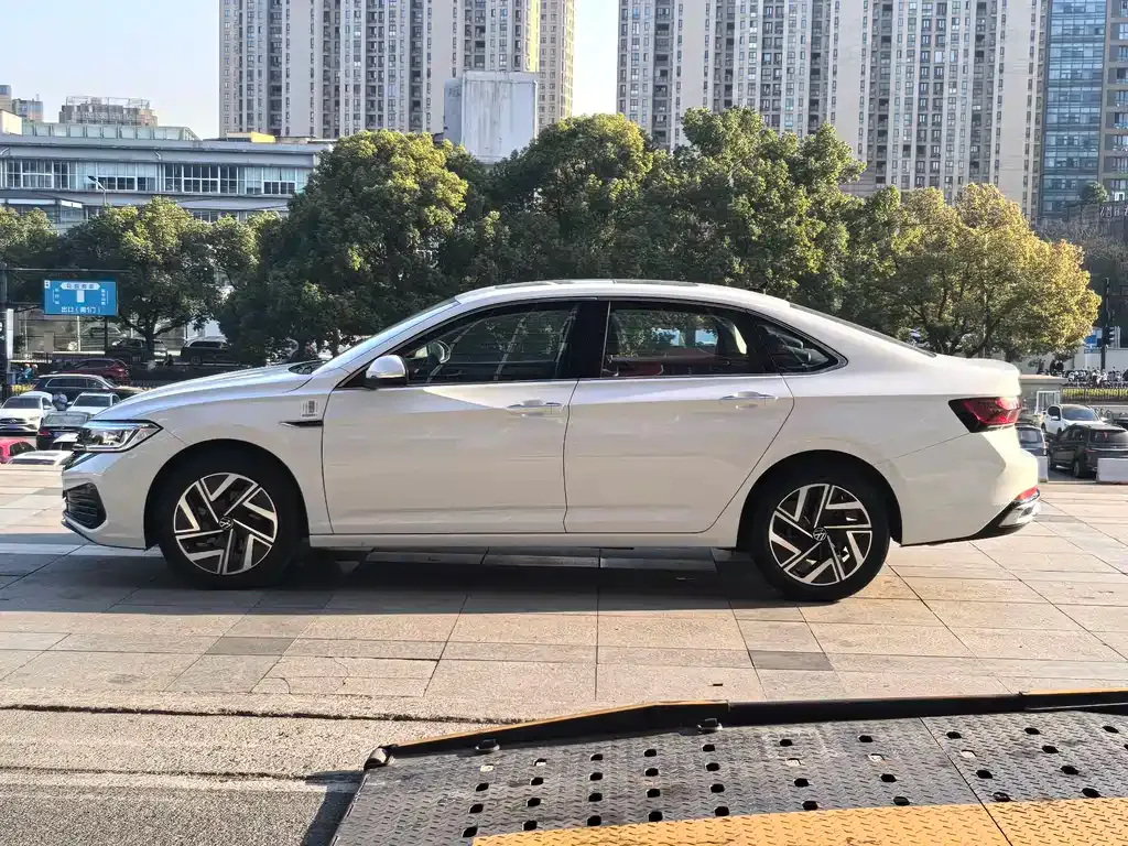 Volkswagen Sagitar 2023 из CN, фото 10