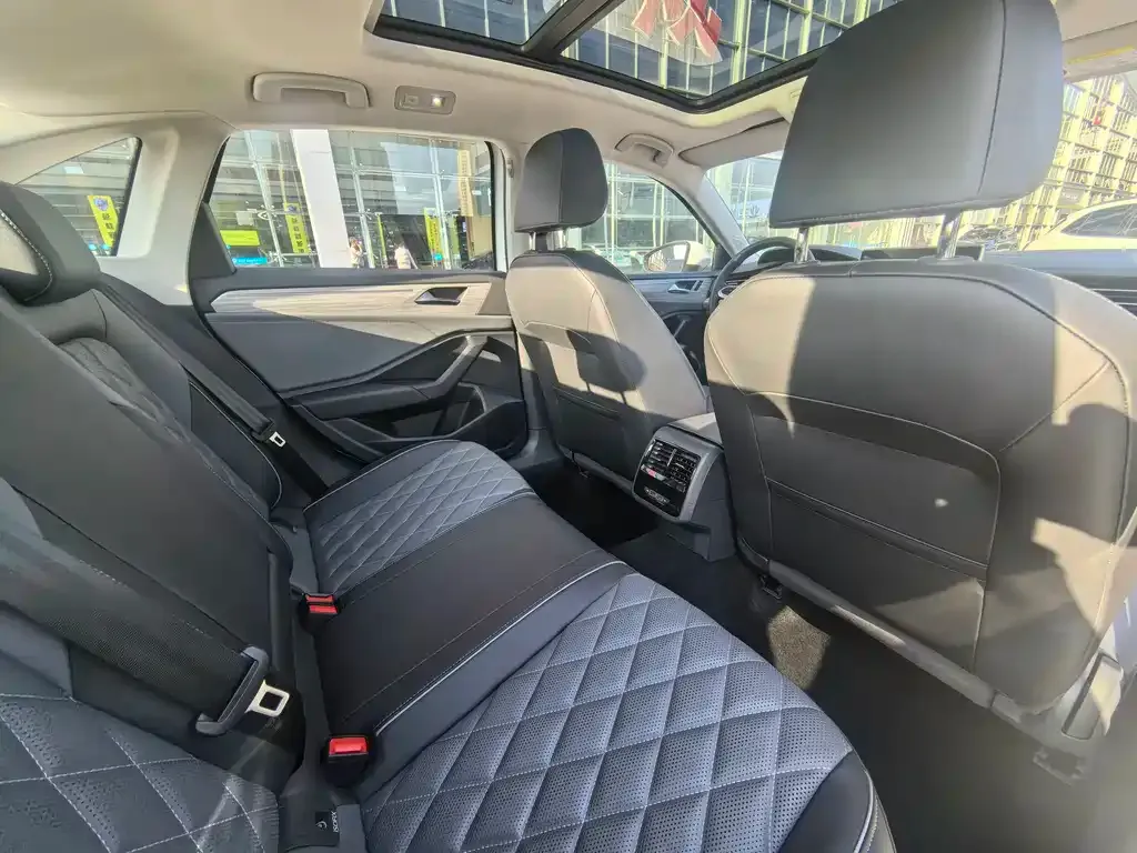 Volkswagen Sagitar 2023 из CN, фото 9