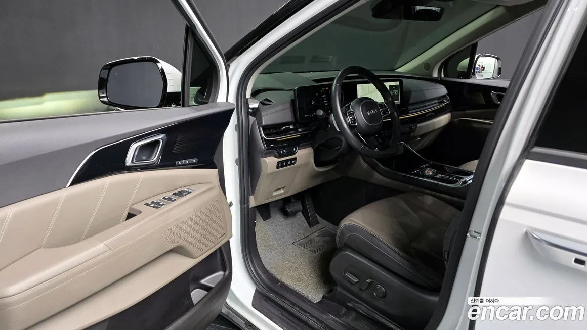 Kia Carnival — фото 10