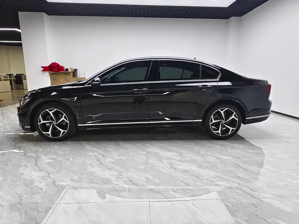 Volkswagen Magotan 2023 из CN, фото 10