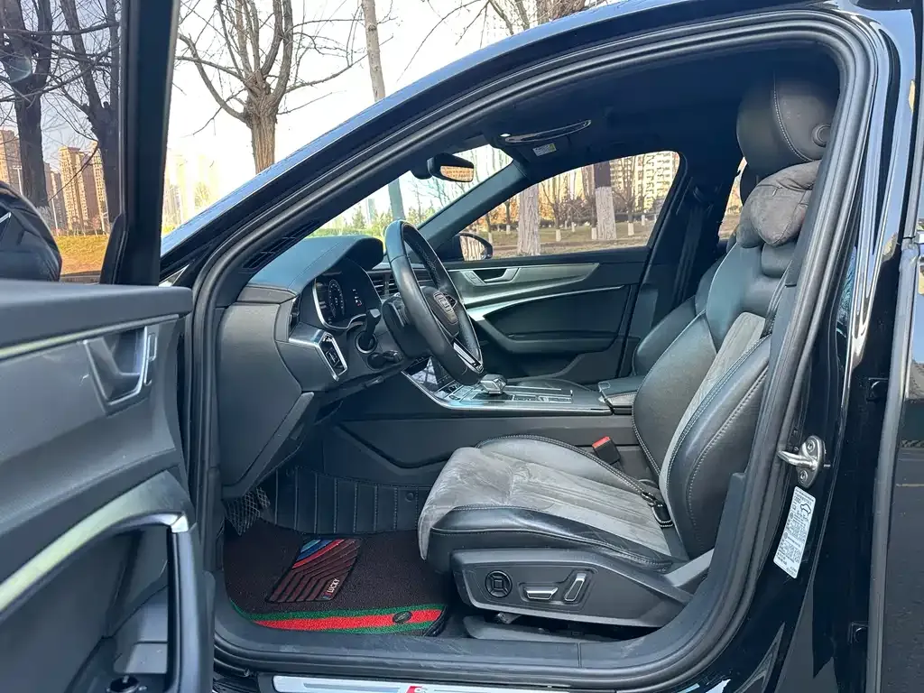 Audi A6L 2023 из CN, фото 5