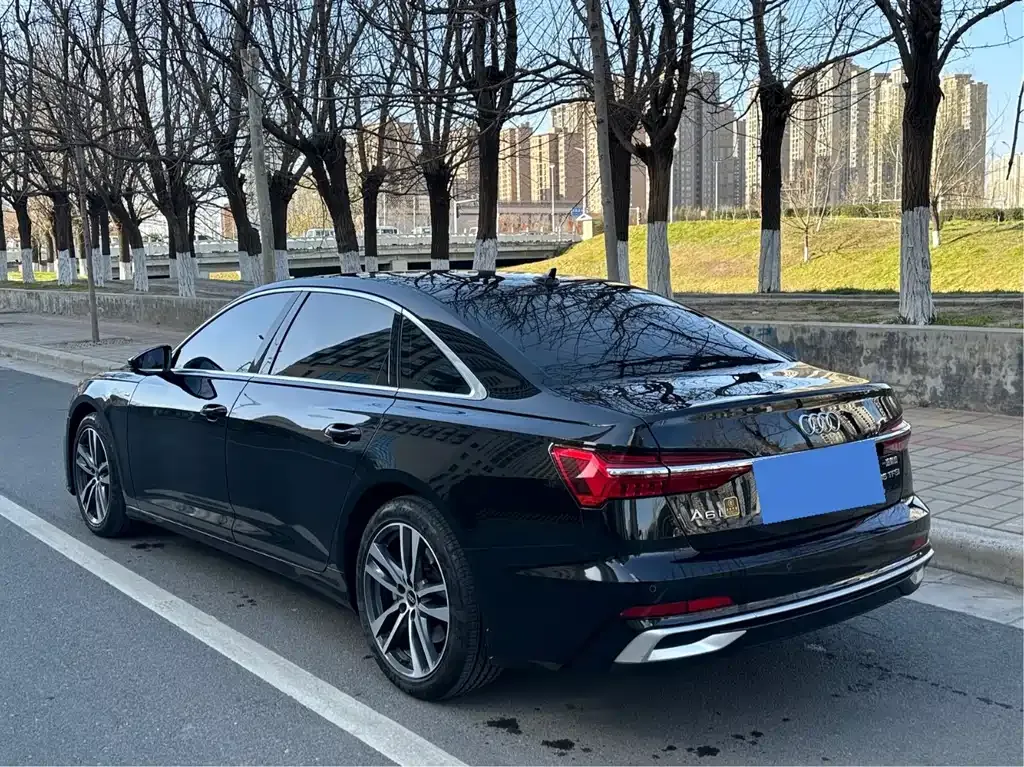 Audi A6L 2023 из CN, фото 9