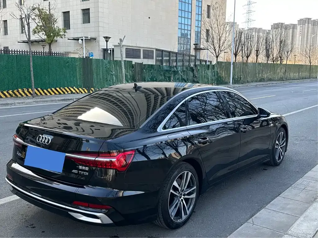 Audi A6L 2023 из CN, фото 8