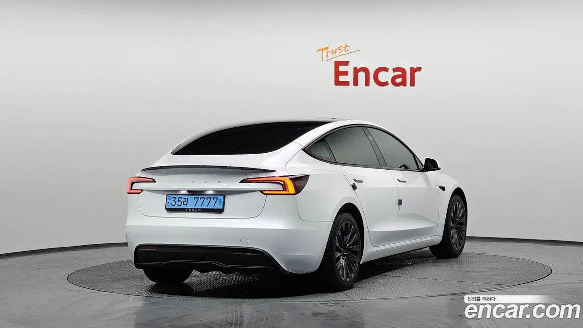 Tesla Model 3 — фото 2