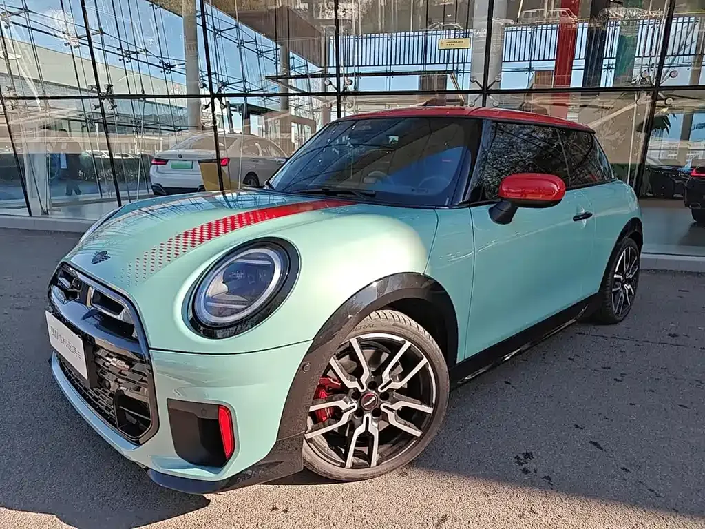 MINI JCW (John Cooper Works) — фото 1