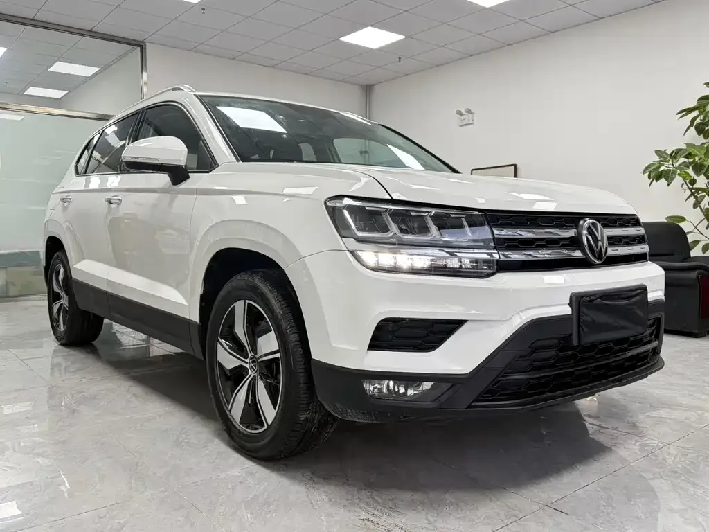 Volkswagen Tharu — фото 3