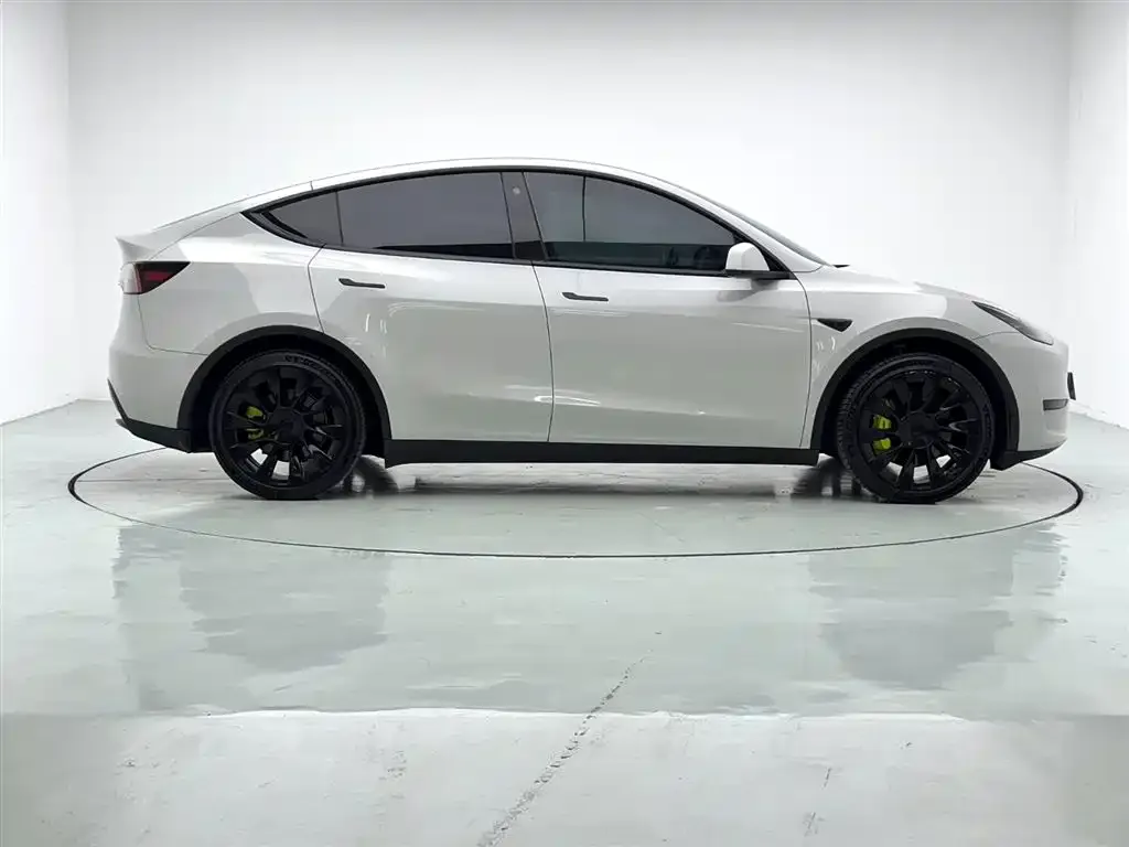 Tesla Model Y 2023 из CN, фото 4
