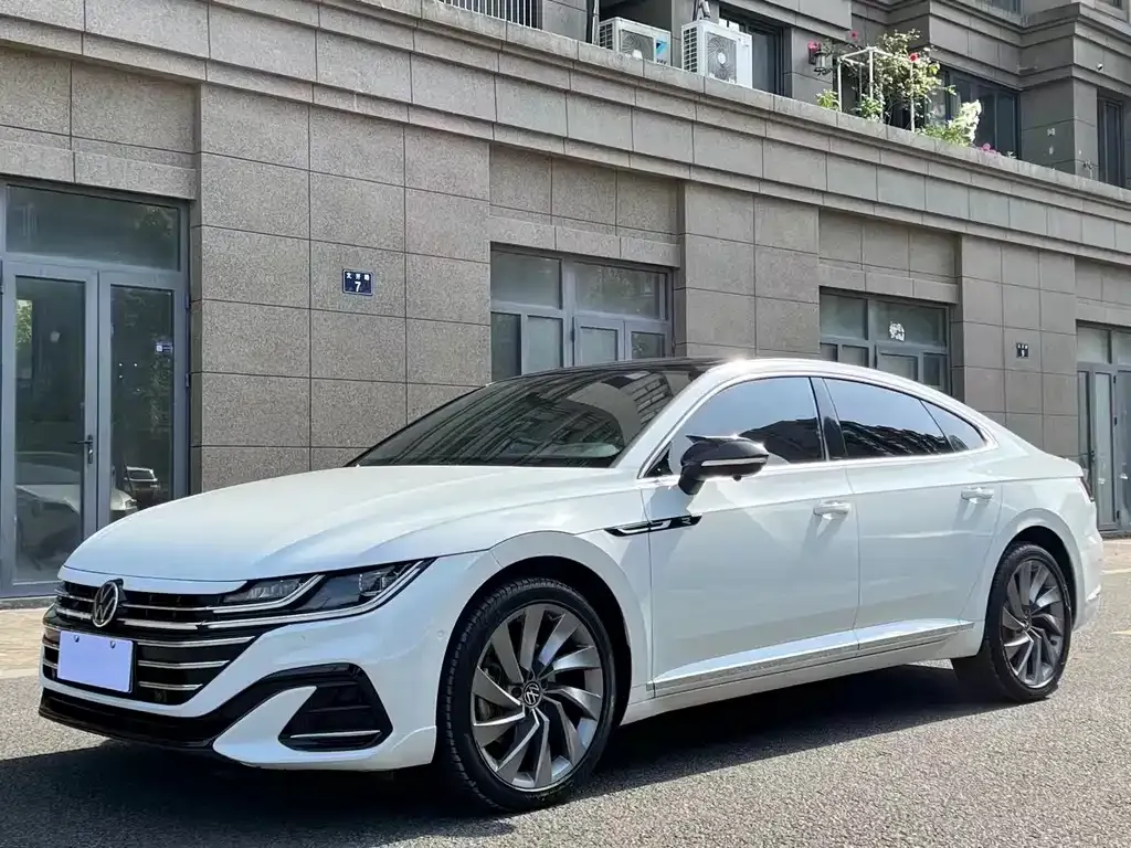 Volkswagen CC 2023 из CN, фото 1