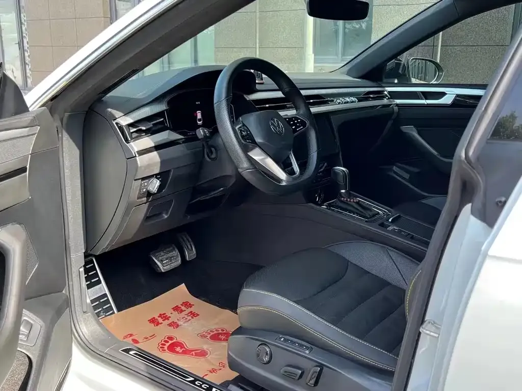 Volkswagen CC 2023 из CN, фото 4