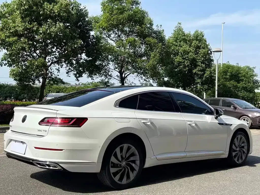 Volkswagen CC 2023 из CN, фото 7