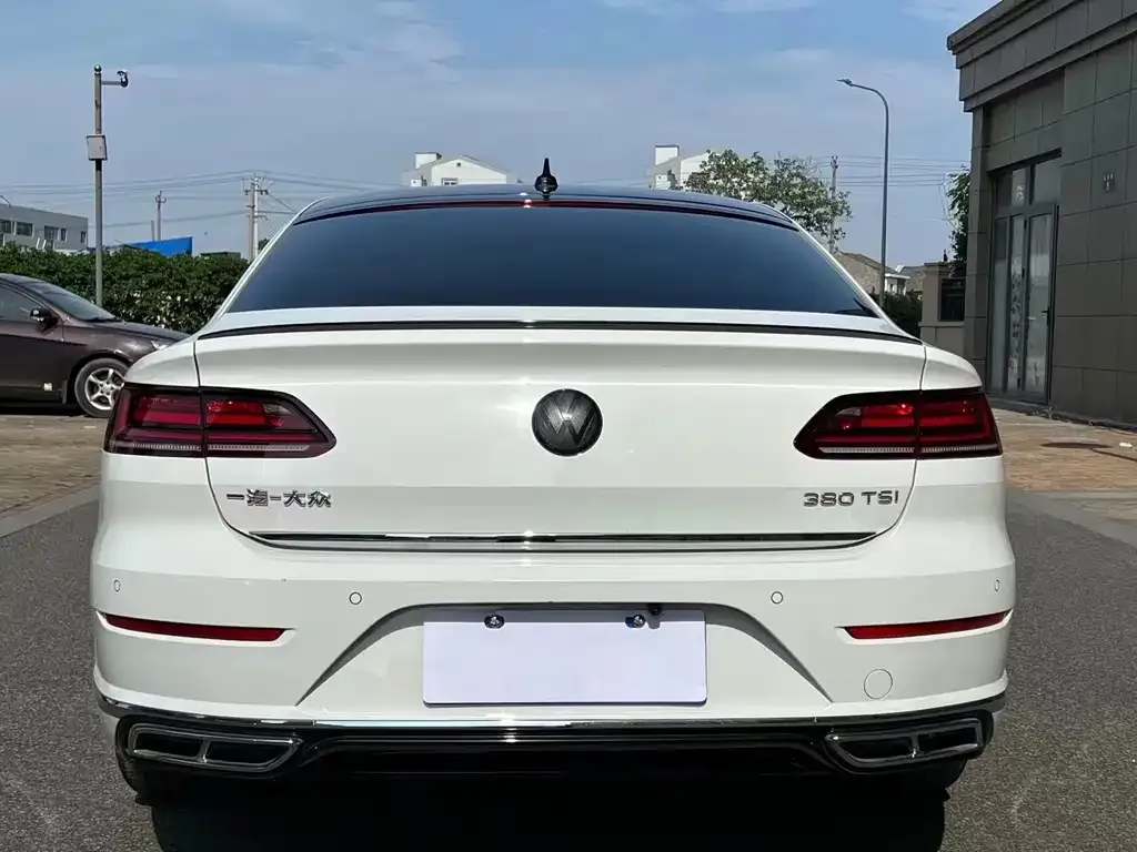 Volkswagen CC 2023 из CN, фото 8