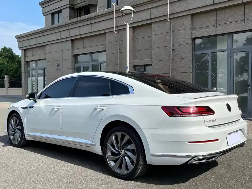 Volkswagen CC 2023 из CN, фото 9