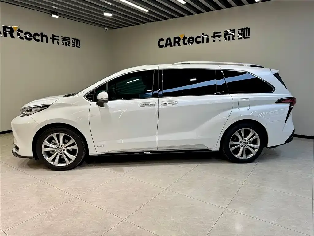 Toyota Sienna 2024 из CN, фото 10