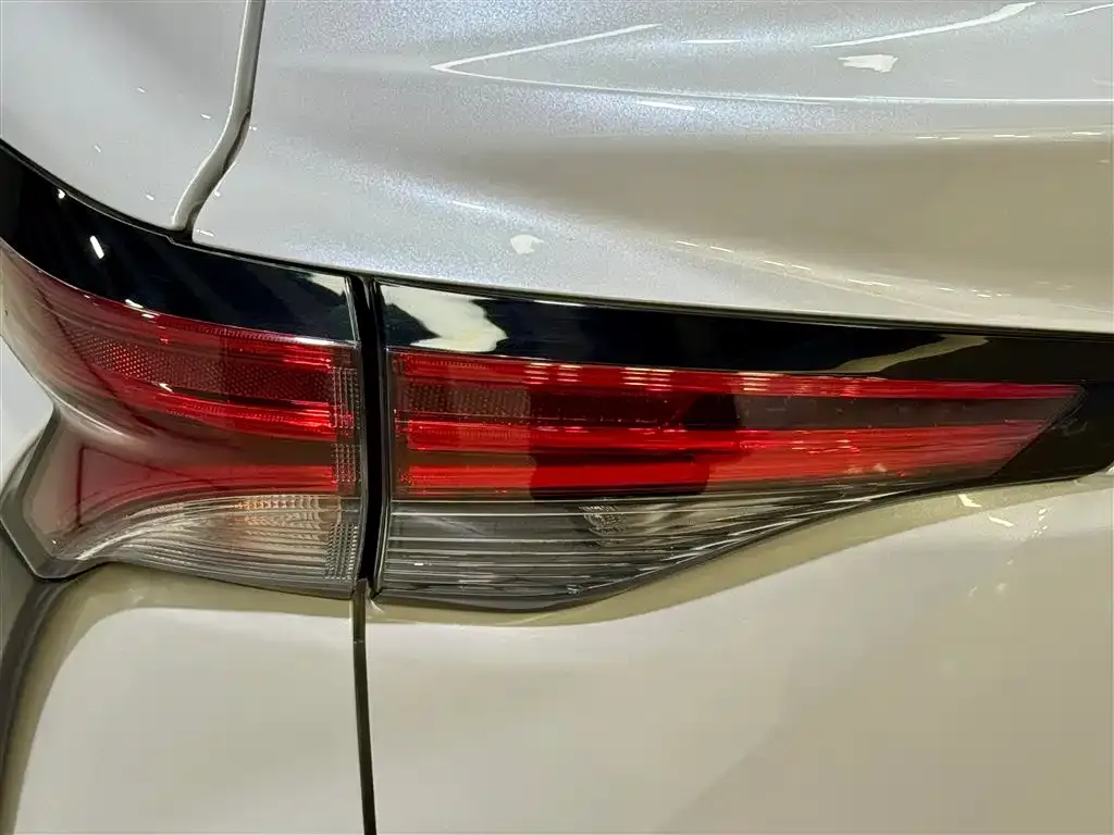 Toyota Sienna 2024 из CN, фото 7