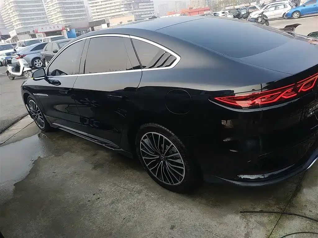 BYD Han — фото 10