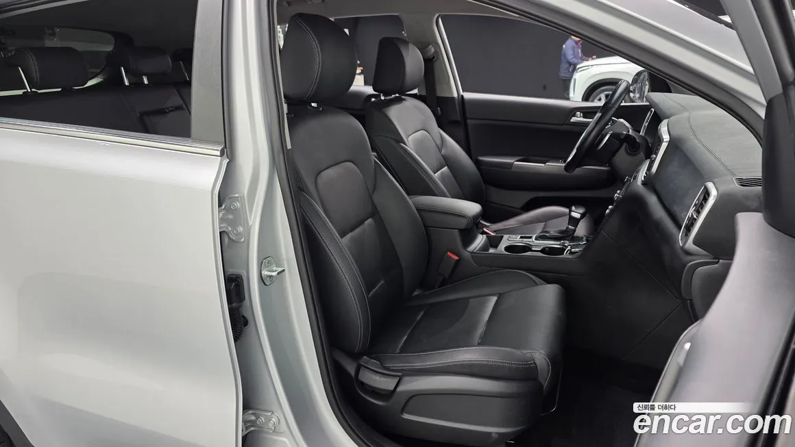 Kia Sportage — фото 7