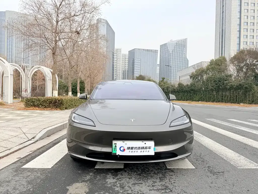 Tesla Model 3 — фото 9