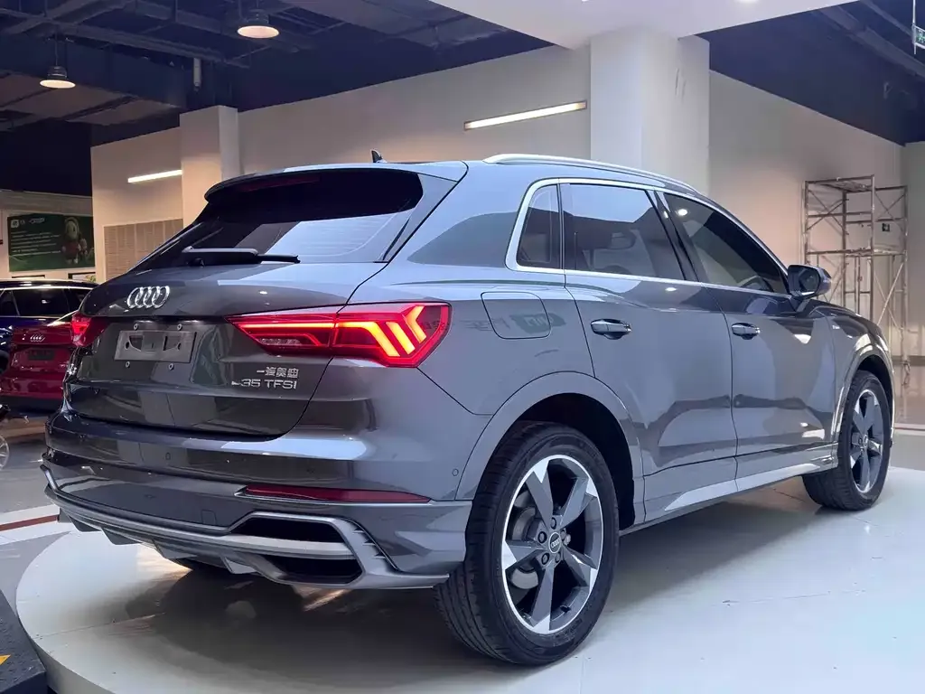 Audi Q3 — фото 7