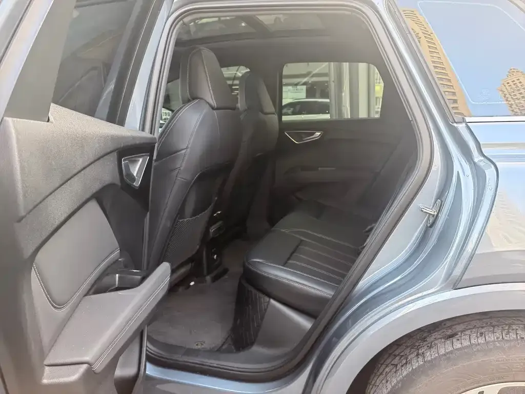 Audi Q4 e-tron 2025 из CN, фото 6