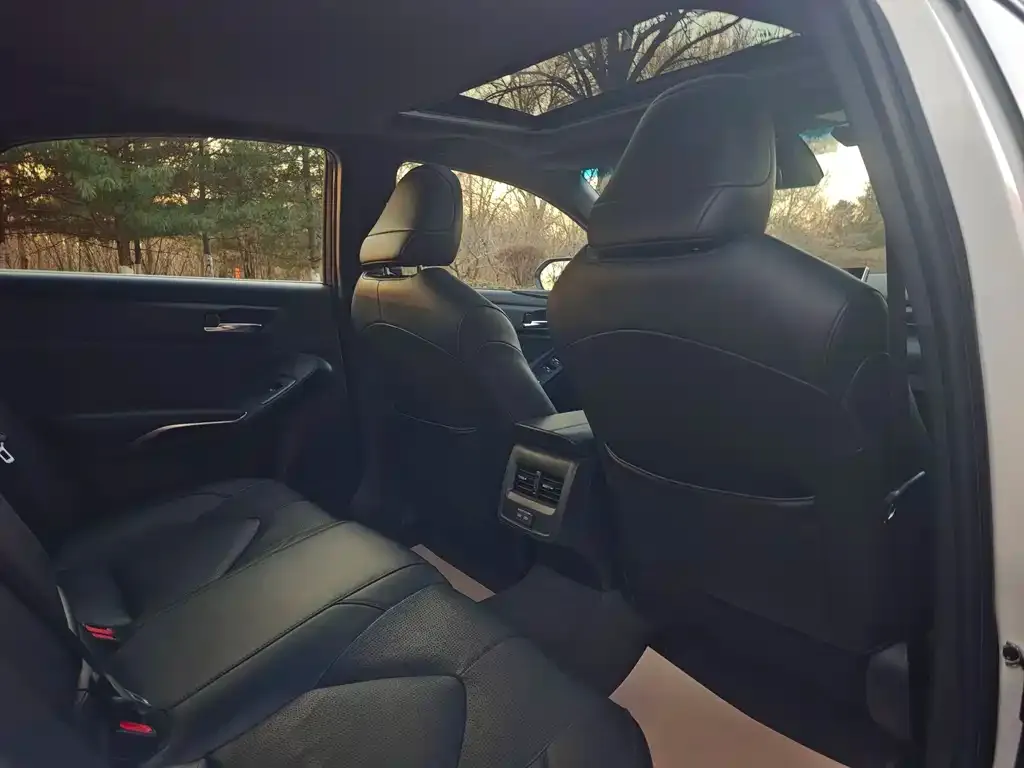 Toyota Avalon 2022 из CN, фото 2