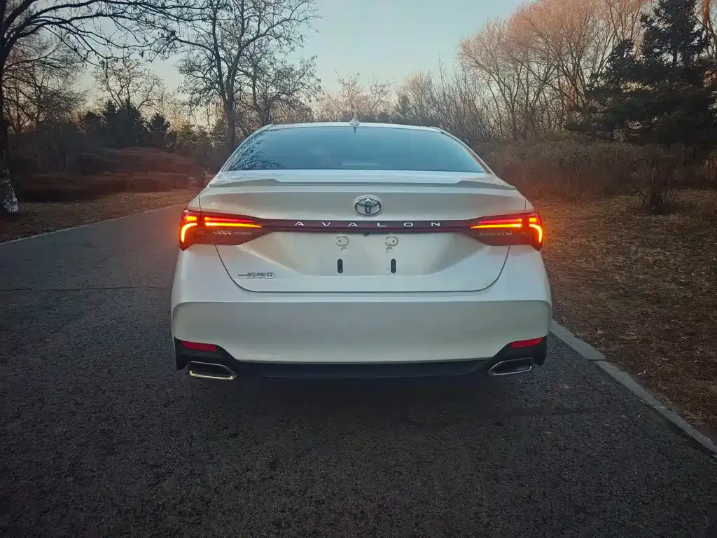Toyota Avalon 2022 из CN, фото 5
