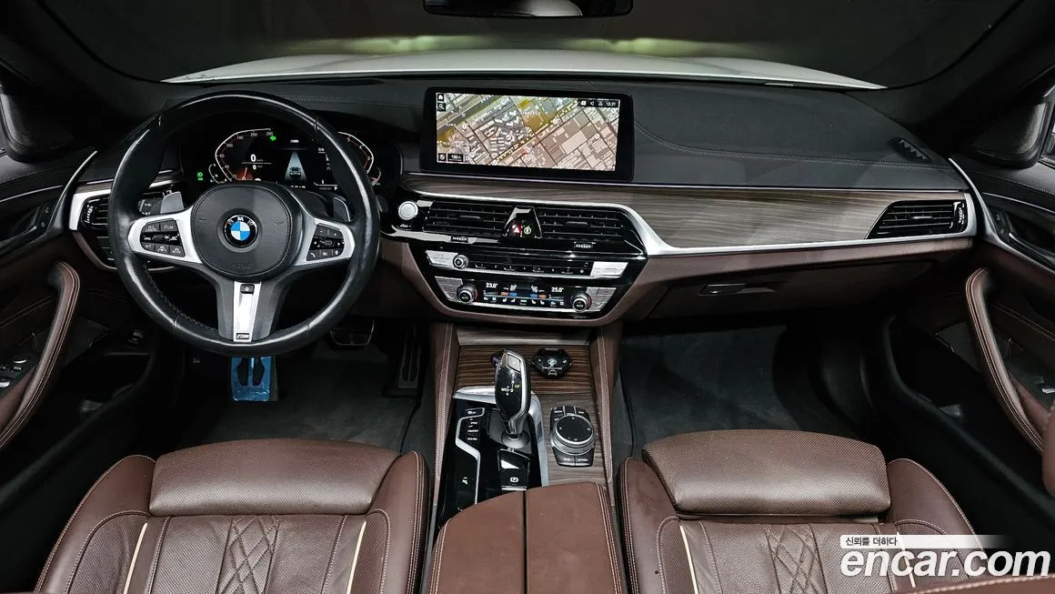 BMW 5-Series — фото 10