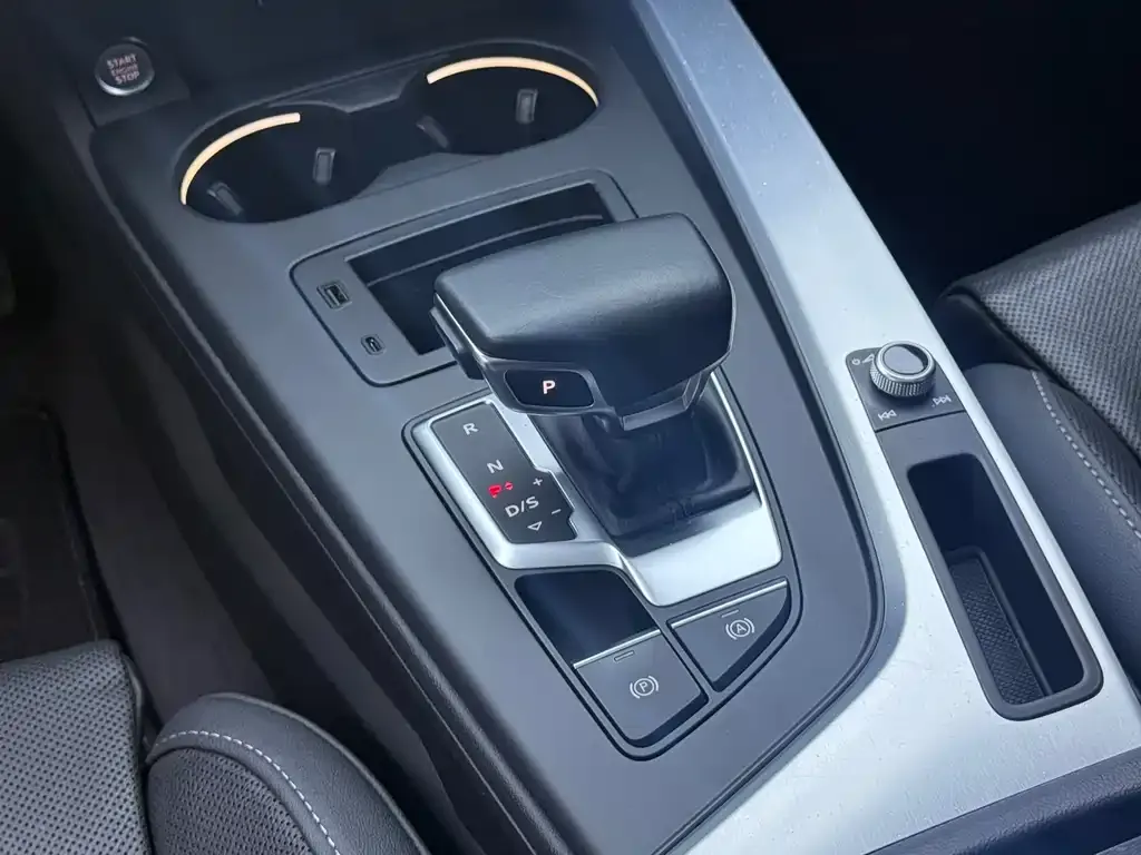Audi A4L 2021 из CN, фото 6