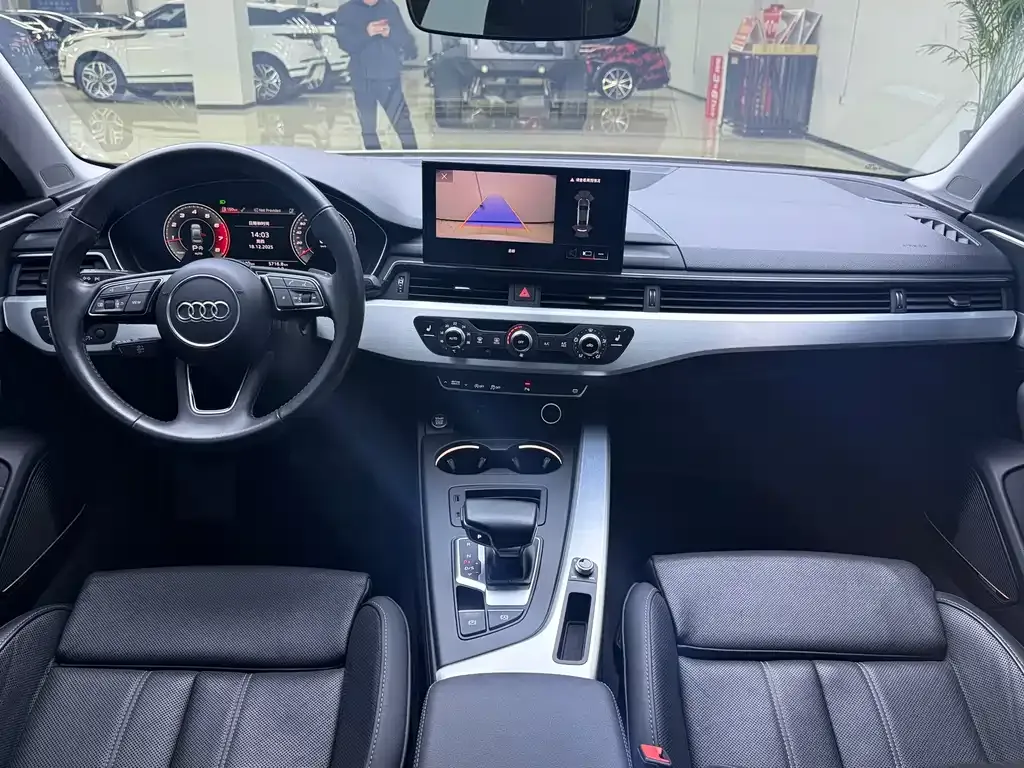 Audi A4L 2021 из CN, фото 9
