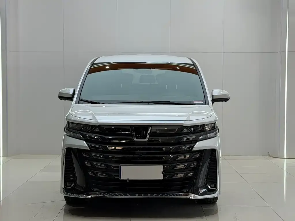 Toyota Vellfire 2023 из CN, фото 1