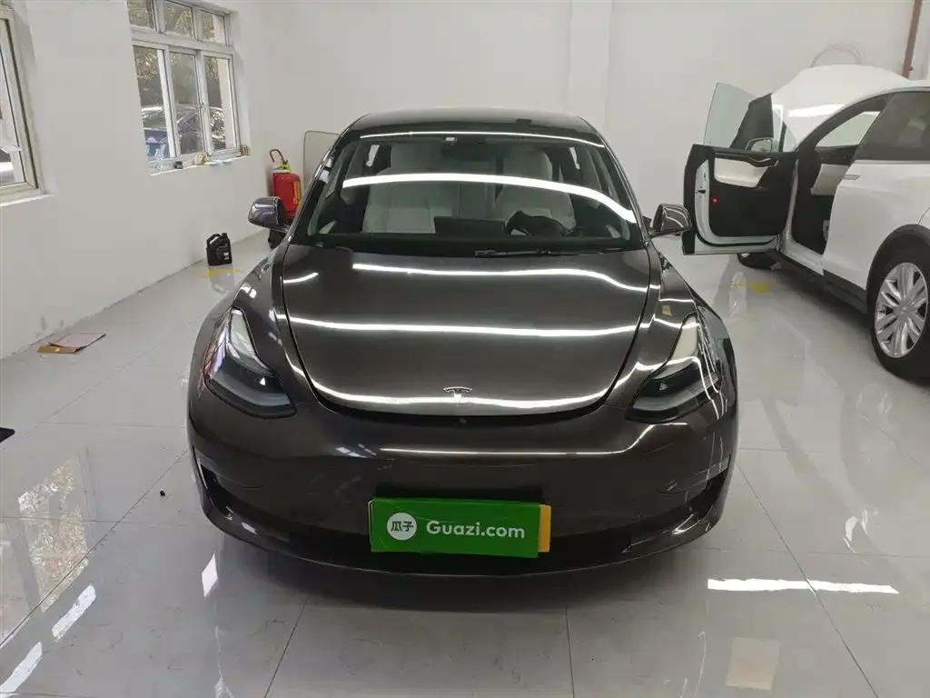 Tesla Model 3 — фото 5