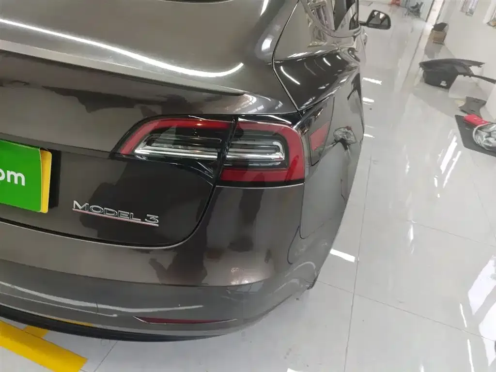 Tesla Model 3 — фото 2