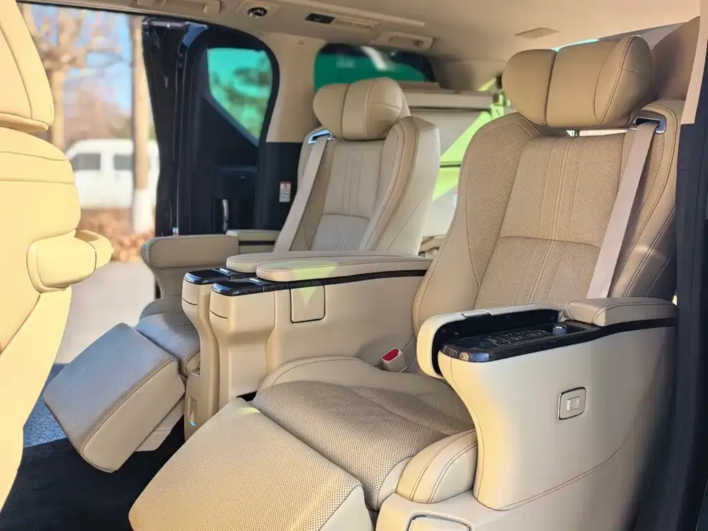 Toyota Vellfire 2021 из CN, фото 7