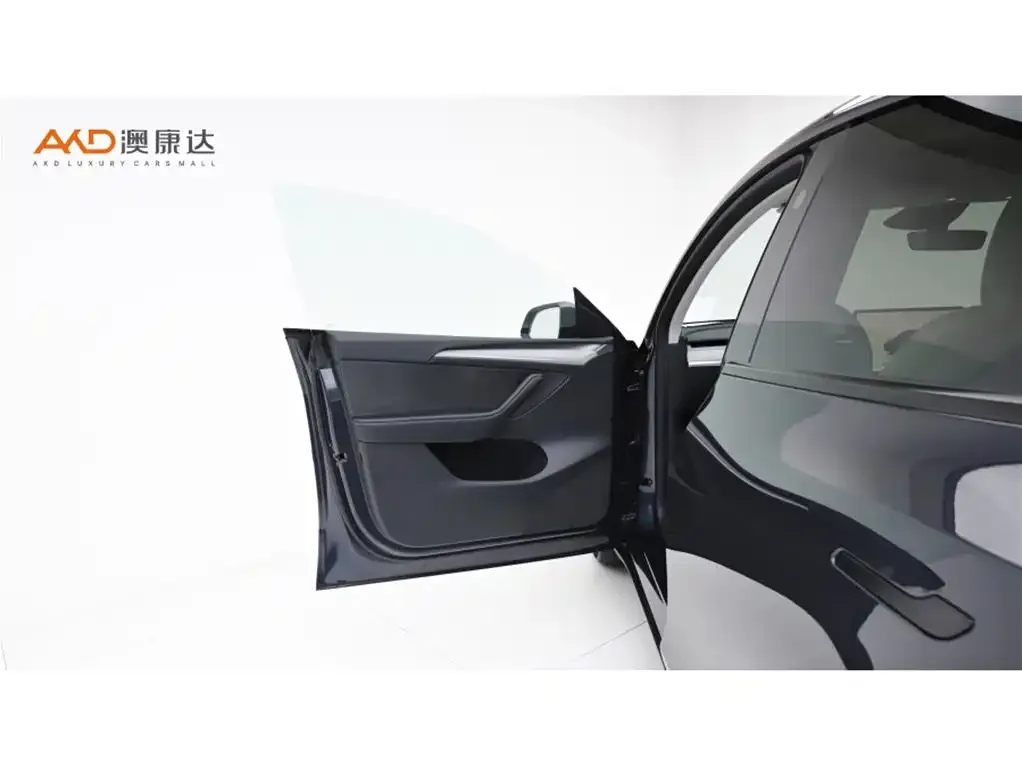 Tesla Model Y 2024 из CN, фото 2
