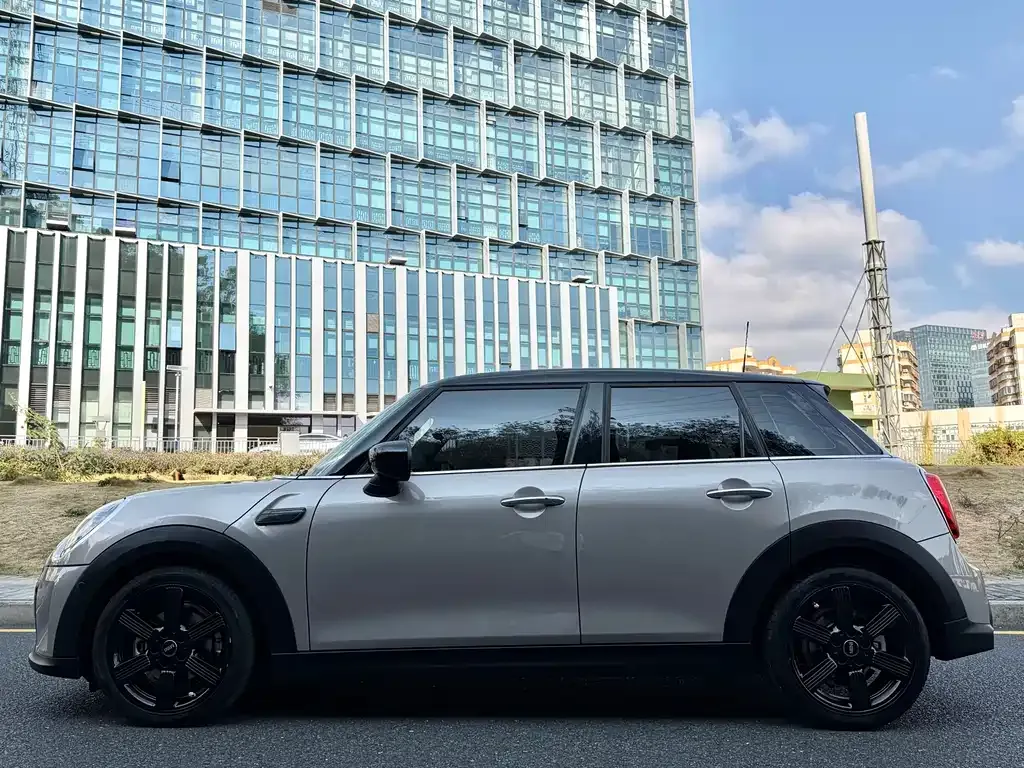 MINI Cooper (3-door) 2024 из CN, фото 10