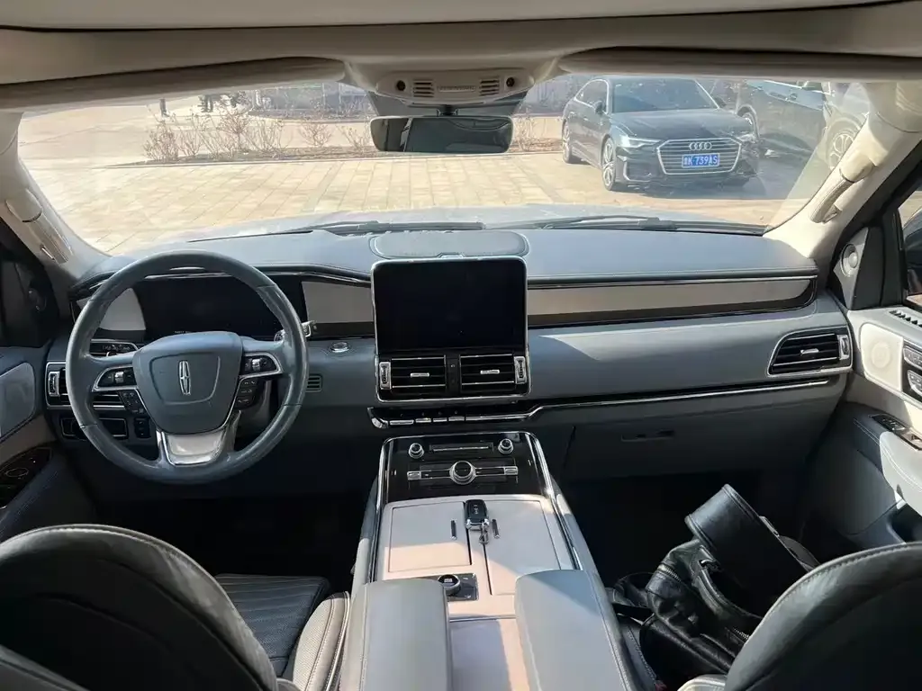 Lincoln Navigator 2022 из CN, фото 2