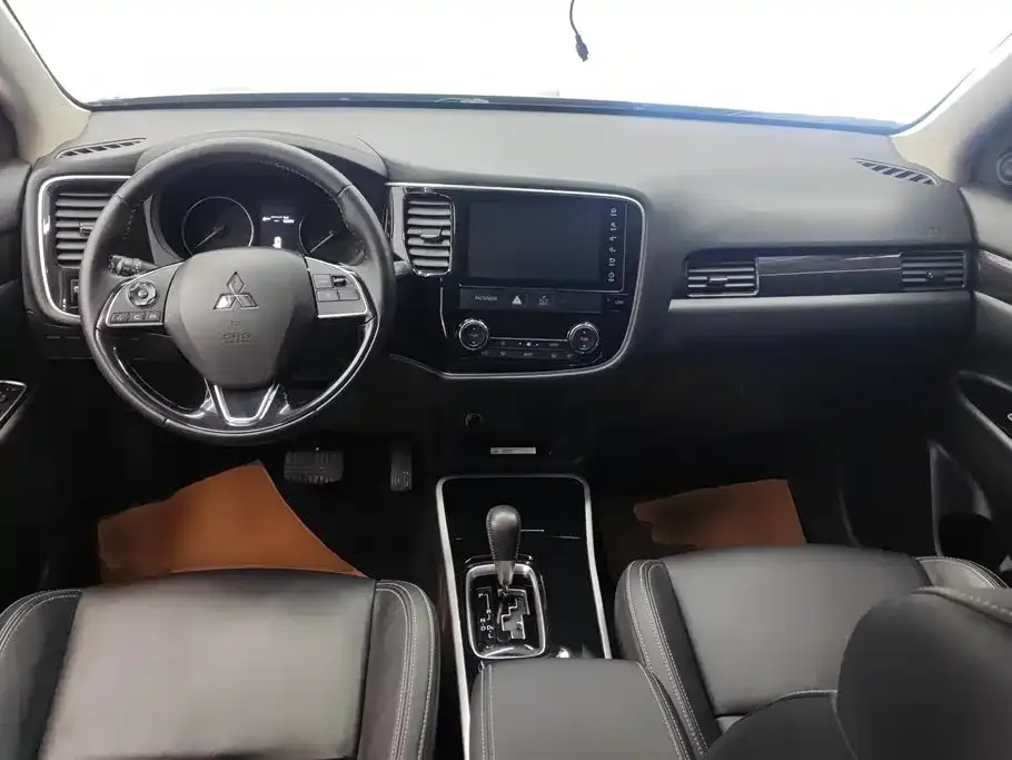 Mitsubishi Outlander 2021 из CN, фото 10