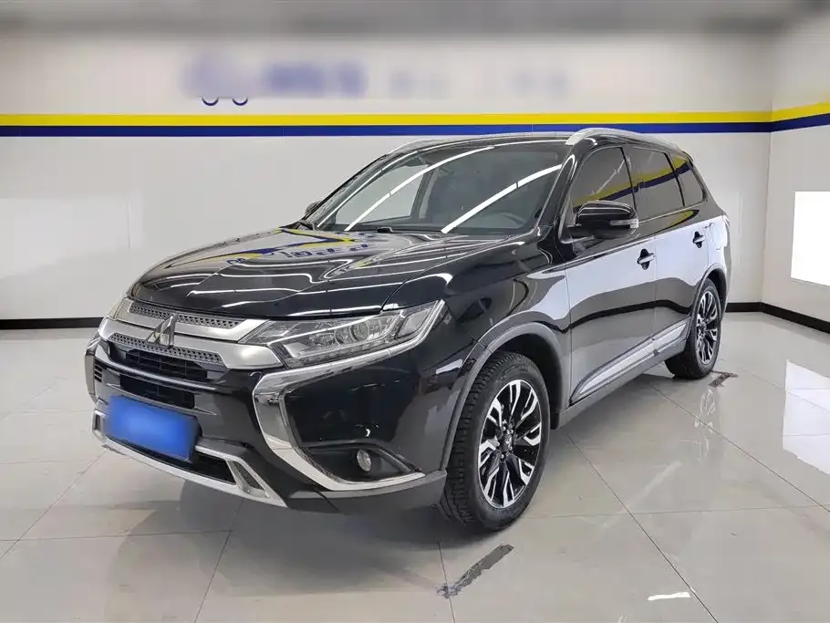 Mitsubishi Outlander 2021 из CN, фото 2