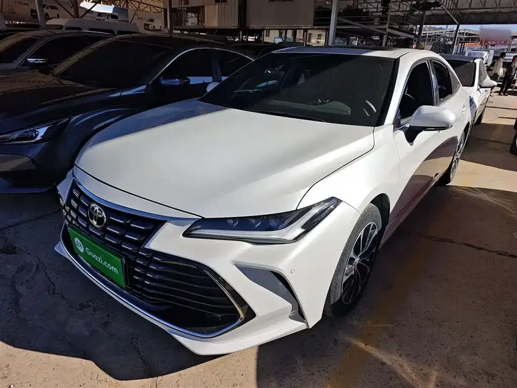 Toyota Avalon — фото 2