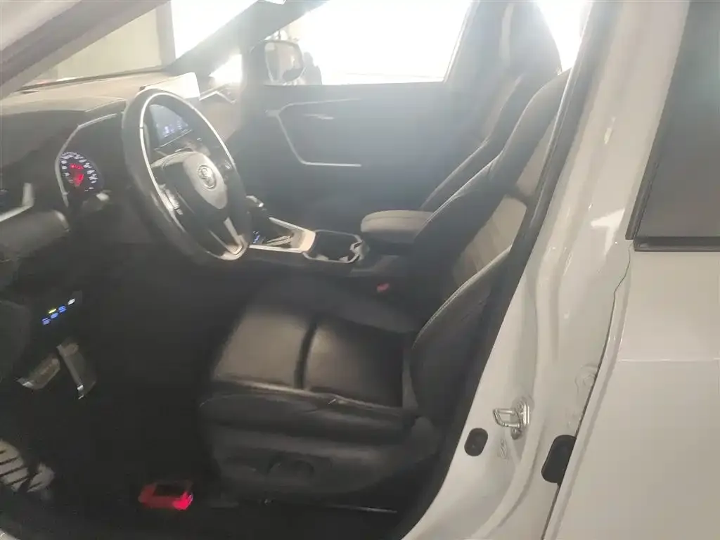 Toyota Wildlander 2022 из CN, фото 7
