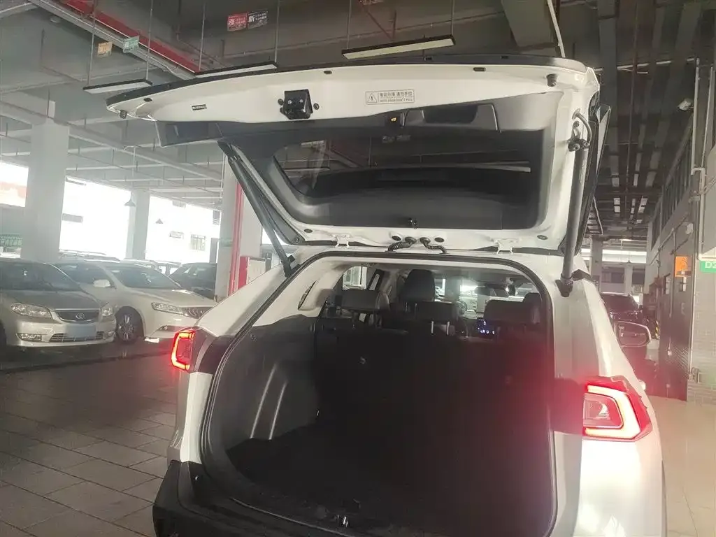 Toyota Wildlander 2022 из CN, фото 9