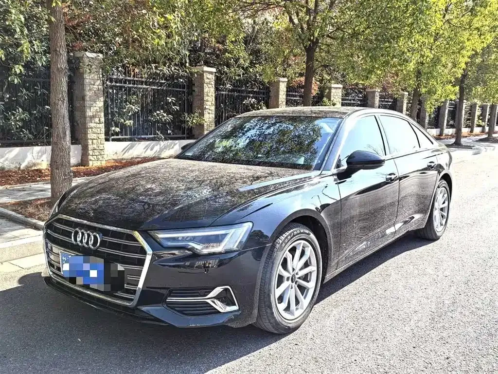 Audi A6L — фото 1