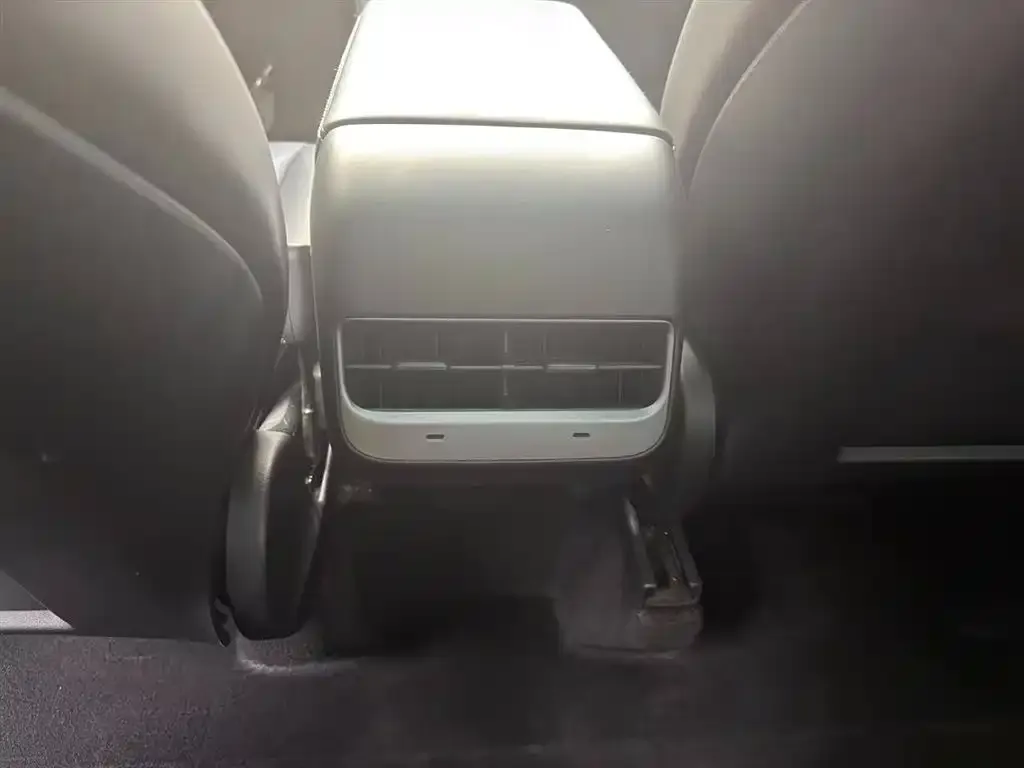Tesla Model Y 2024 из CN, фото 10