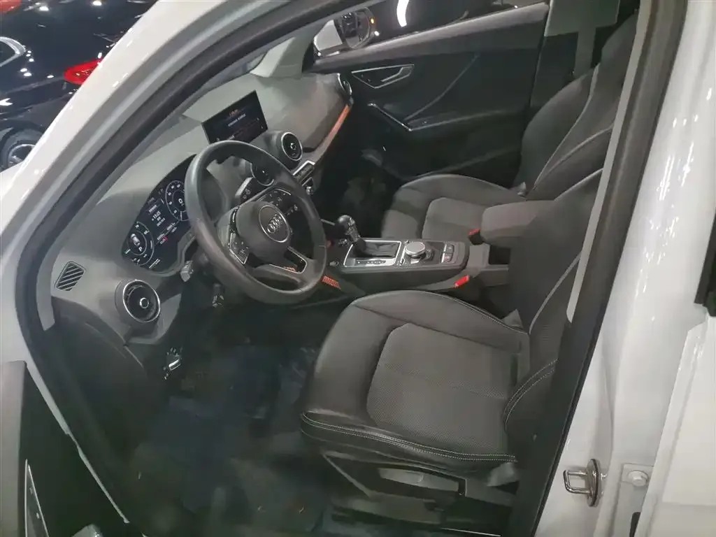 Audi Q2L e-tron 2021 из CN, фото 3