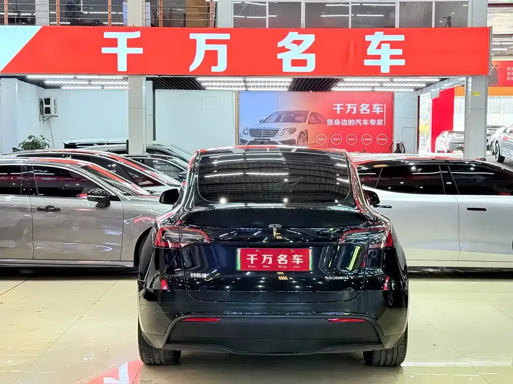 Tesla Model Y — фото 7