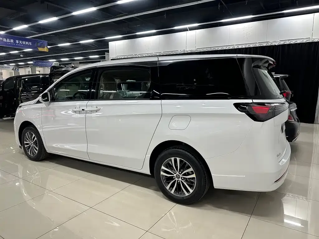 Buick GL8 2026 из CN, фото 2